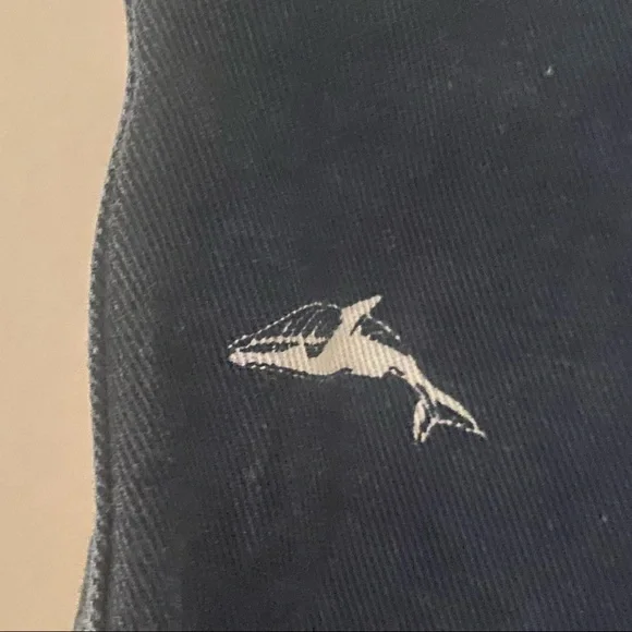 IZOD Men’s Whale Navy Blue Whale 🐋 Print  Khaki Shorts 38 - Picture 3 of 4